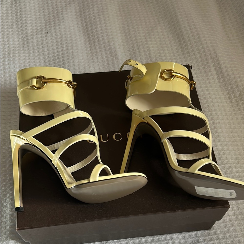 Gucci Patent Gage T Strap size 37 1/2 New